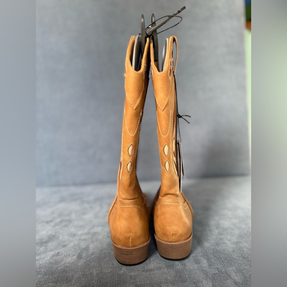 Madden NYC Women’s Faux Leather Tan Round Toe Butterfly Western Boots SZ 8 New - Picture 5 of 8